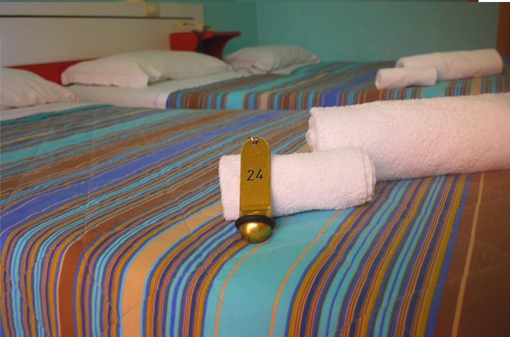 Hotel Maena Rimini Quarto foto